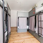 Hostel Wot Patio Social Lisbon