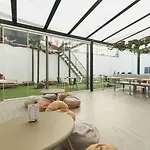 Wot Patio Social Hostel *