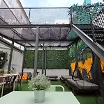 Wot Patio Social Hostel *