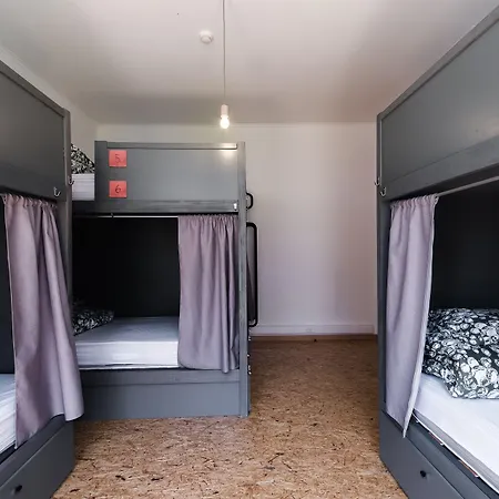 بيت شباب Wot Patio Social *