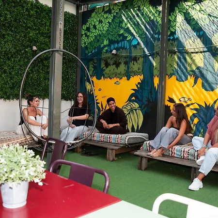旅馆 Wot Patio Social *