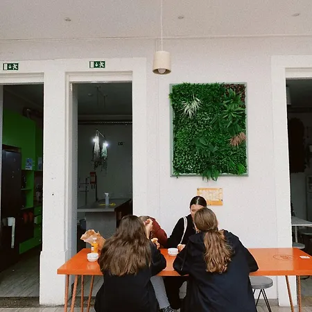 Hostel Wot Patio Social *