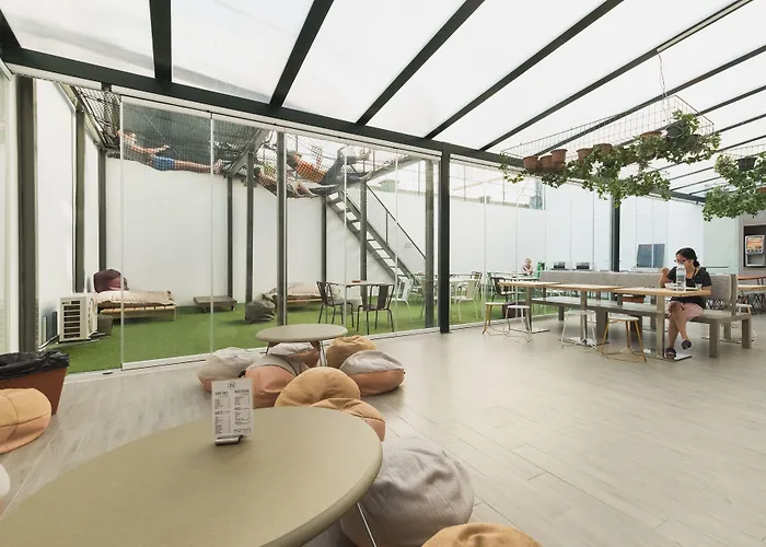 Wot Patio Social Hostel *