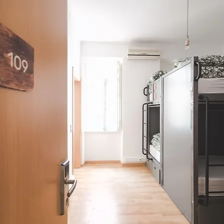 Wot Patio Social * Lissabon